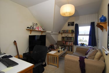 2 bed flat, Napier Terrace, Flat 3, Mutley, Plymouth, PL46ER - Image 2
